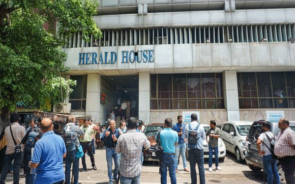 नेशनल हेराल्ड मामला : ED का एक्शन, यंग इंडिया का कार्यालय सील. कांग्रेस मुख्यालय के पास सुरक्षा बढ़ी