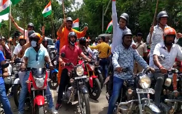रांची: मोरहाबादी से बिरसा चौक तक भाजपा विधायकों ने निकाली मोटरसाइकिल तिरंगा यात्रा