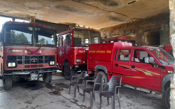 बोकारो : अग्निशमन विभाग की 5 गाड़ियों में से 2 खराब, 18 कर्मियों की जगह 7 ही कर रहे काम, कैसे बुझेगी आग ?