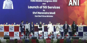 देश ने संचार क्रांति के नये युग में प्रवेश किया, प्रधानमंत्री मोदी ने 5G सर्विस लॉन्च की