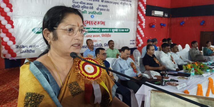 कार्यक्रम को संबोधित करतीं अन्नपूर्णा देवी