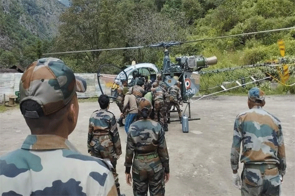 अरुणाचल प्रदेश : वायुसेना का चीता हेलीकॉप्टर दुर्घटनाग्रस्त, एक पायलट शहीद, दूसरा गंभीर