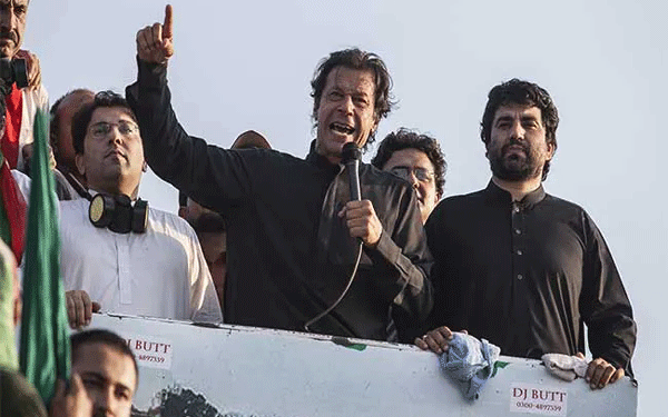 पाकिस्तान : फिर रेस हुए इमरान खान, समर्थकों से 26 नवंबर को रावलपिंडी पहुंचने को कहा, लॉन्ग मार्च शुरू करने की कवायद