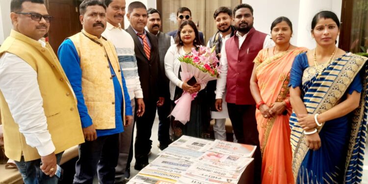 भाजपा मंडल कोलेबिरा के सदस्यों ने केंद्रीय मंत्री अर्जुन मुंडा से दिल्ली में की मुलाकात