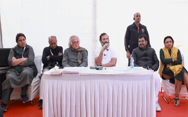 मोदी सरकार के न्यू इंडिया विजन पर बरसे राहुल गांधी, कहा, सब कुछ कॉरपोरेट्स घरानों के लाभ के लिए किया जा रहा है