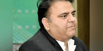 पाकिस्तान : इमरान खान सरकार में मंत्री रहे फवाद चौधरी गिरफ्तार, पत्नी ने शहबाज सरकार पर अपहरण का आरोप लगाया