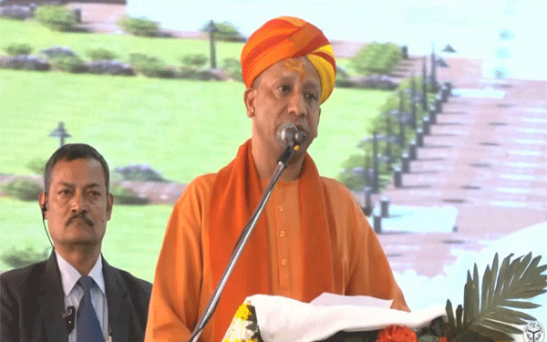 यूपी के CM योगी आदित्यनाथ ने कहा, सनातन धर्म भारत का राष्ट्रीय धर्म, कांग्रेस ने हल्ला बोला