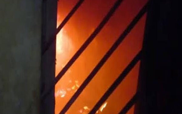 BREAKING : गुमला के सदर अस्पताल में लगी भीषण आग, मची अफरा- तफरी