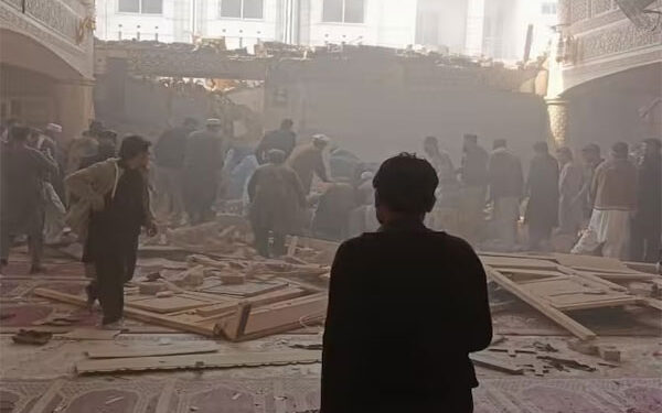 पाकिस्तान : पेशावर में स्थित एक मस्जिद पर हमला, 20 की मौत, 90 से ज्यादा घायल