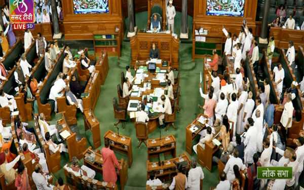 संसद का बजट सत्र : कल की कहानी दोहराई गयी, राहुल-अडानी पर हंगामा, लोकसभा दो बजे तक स्थगित