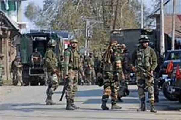 जम्मू कश्मीर के कुपवाड़ा में सुरक्षाबलों ने पांच विदेशी आतंकवादियों को मार गिराया