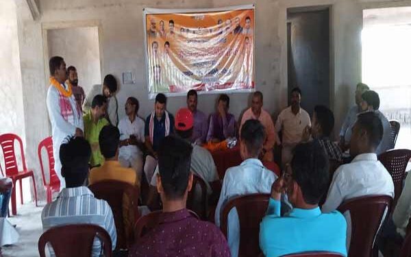 भाजपा युवा मोर्चा कार्यसमिति की बैठक में मौजूद मोर्चा पदाधिकारी व कार्यकर्ता