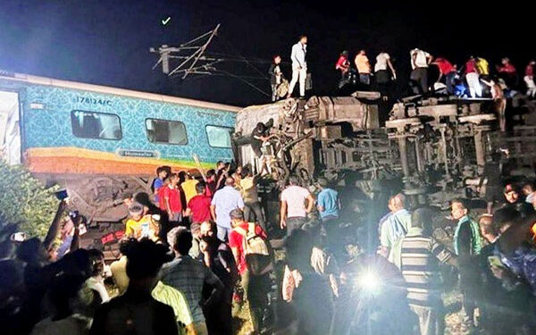 ओडिशा ट्रेन दुर्घटना : पीएम मोदी ने स्थिति की समीक्षा के लिए बैठक बुलाई, दुर्घटना स्थल पर भी जायेंगे