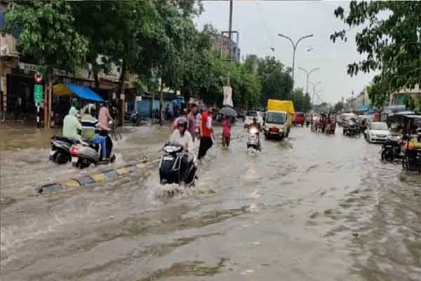 बिहार, झारखंड, एमपी,राजस्थान में भारी बारिश का अलर्ट, नागपुर में सेना को बुलाया गया