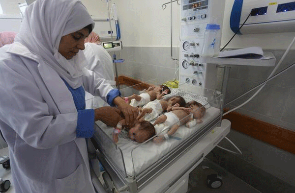 शिफा से शिशुओं को निकाले जाने के बाद गाजा के एक अस्पताल के आसपास भारी जंग छिड़ी