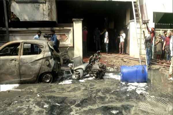 हैदराबाद : बहुमंजिला अपार्टमेंट में आग लगने से नौ लोगों की मौत, कई बचाये गये
