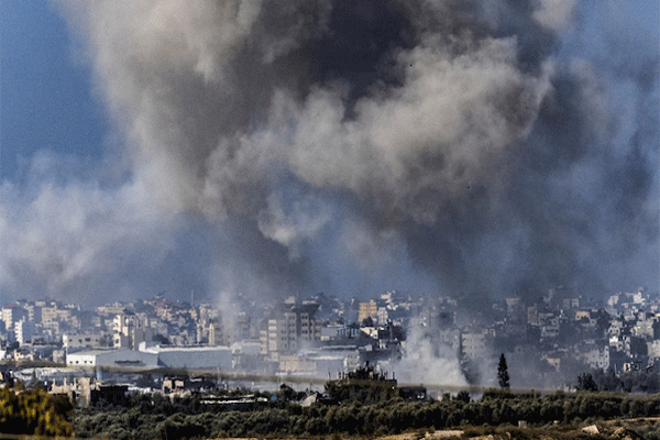 इजराइल ने सीरिया में कई ठिकानों पर हवाई हमले किये...  