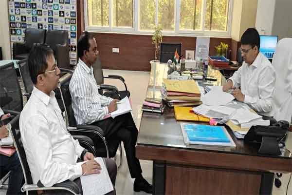 रांची डीसी राहुल कुमार सिन्हा ने कल्याण विभाग से संबंधित सभी योजनाओं की समीक्षा की