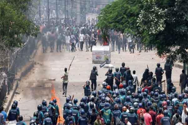 बांग्लादेश: आरक्षण पर हिंसक झड़प जारी, अब तक 133 की मौत,  दंगाइयों को देखते ही गोली मारने का आदेश
