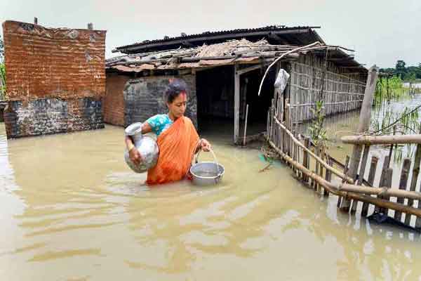 असम में बाढ़ से हालात बिगडे़, 29 जिलों में 16.50 लाख लोग प्रभावित  