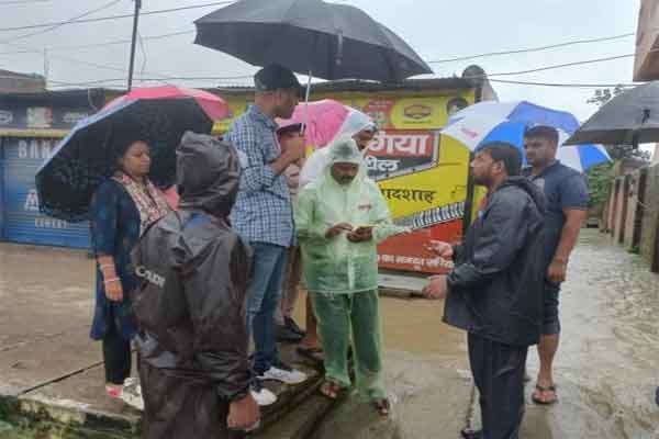 रांची नगर आयुक्त ने पंचशील नगर जलजमाव का किया निरीक्षण