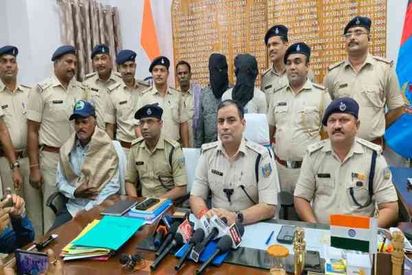 साहिबगंज : पुणे के अपहृत व्यक्ति को राजमहल पुलिस ने कराया मुक्त, 2 अपहर्ता गिरफ्तार