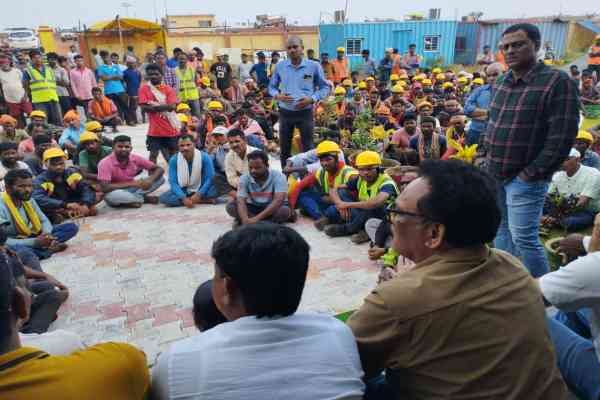 लोहरदगा : मजदूरों व रैयतों का शोषण बंद करे हिंडालको प्रबंधन- सुखदेव भगत