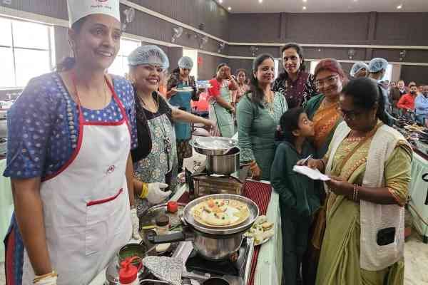 लोहरदगा: सुरक्षा जागरूकता कार्यक्रम के तहत कुकिंग प्रतियोगिता