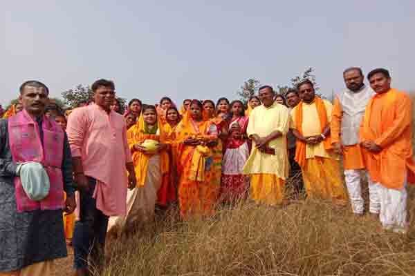 Jadugora :  कलश यात्रा के साथ श्रीमद भागवत कथा का शुभारंभ, भक्तिमय हुआ माहौल