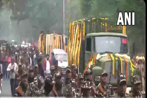 डॉ. मनमोहन सिंह का पार्थिव शरीर निगमबोध घाट पहुंचा, थोड़ी देर में राजकीय सम्मान के साथ होगा अंतिम संस्कार