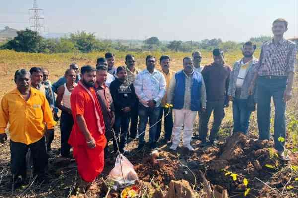 गिरिडीह : डुमरी के नगरी में खुलेगा स्वास्थ्य उपकेंद्र, जिप सदस्य ने किया भूमि पूजन