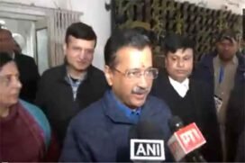 दिल्ली विस चुनाव : केजरीवाल और प्रवेश वर्मा ने नयी दिल्ली सीट से नामांकन भरा...आरोप-प्रत्यारोप का दौर चला