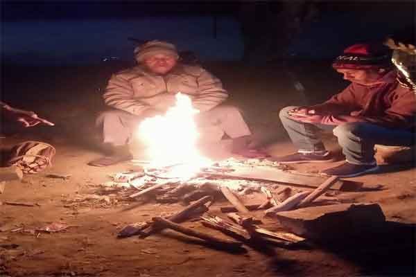 शीतलहर को देखते हुए रांची डीसी का अधिकारियों को निर्देश, चौक चौराहों पर करें अलाव की व्यवस्था