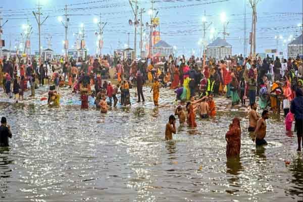 महाकुंभ में नहाती महिलाओं के वीडियो टेलीग्राम, इंस्टाग्राम और फेसबुक पर बेचे जा रहे, पुलिस ने 12 FIR दर्ज की