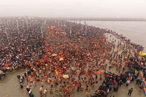 महाकुंभ : गुजरात के सीएम ने संगम में लगाई डुबकी, बिहार के राज्यपाल आरिफ मोहम्मद खान, राज्यसभा के उपसभापति हरिवंश भी पहुंचे